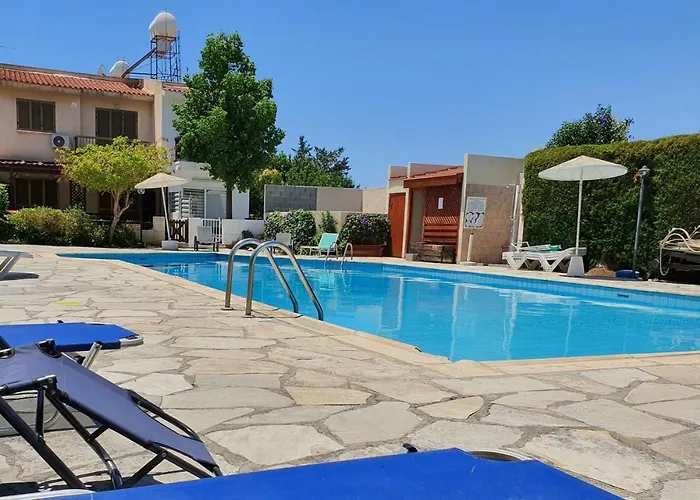 Cosea Living- Flat With Pool, Jasmine Gardens 206